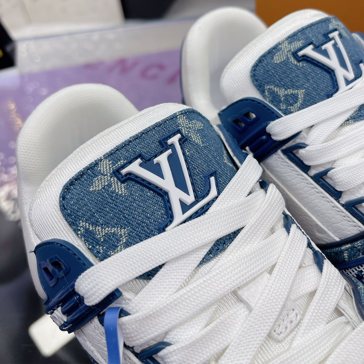 Louis Vuitton Sneaker LV Trainer Bleu et Blanc – Image 2
