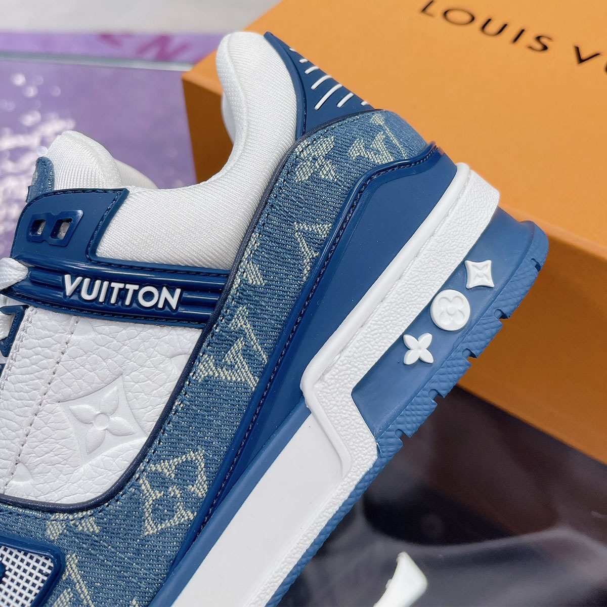 Louis Vuitton Sneaker LV Trainer Bleu et Blanc – Image 4
