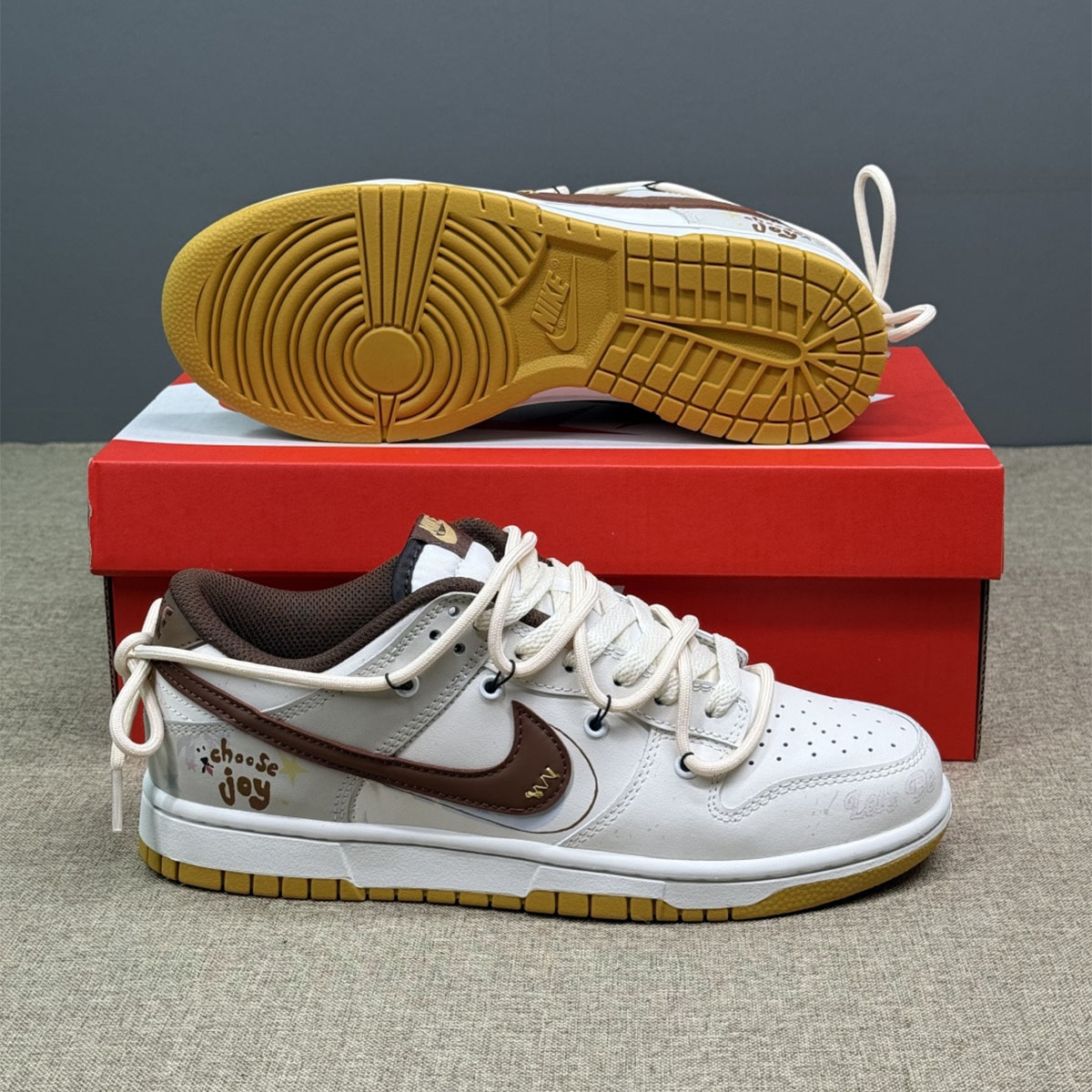 Nike Dunk Low Chocolate Cookies – Image 4