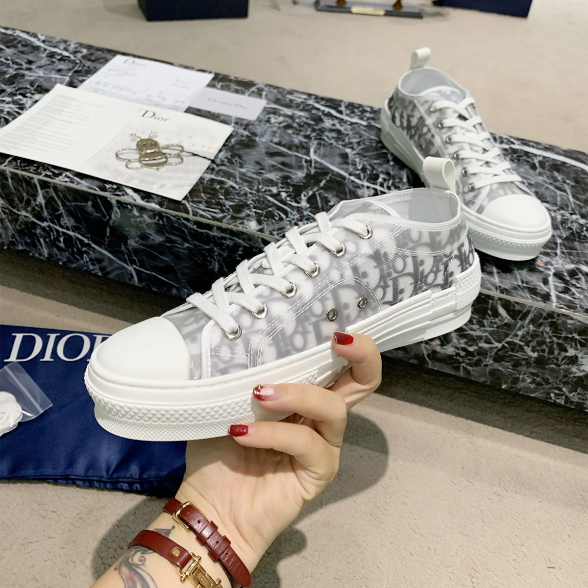 Dior B23 League basse (Toile Dior Oblique blanc et noir) – Image 2